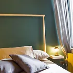 26 Urban Bed & Breakfast 3*