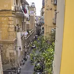 26 Urban Bed & Breakfast Napoli