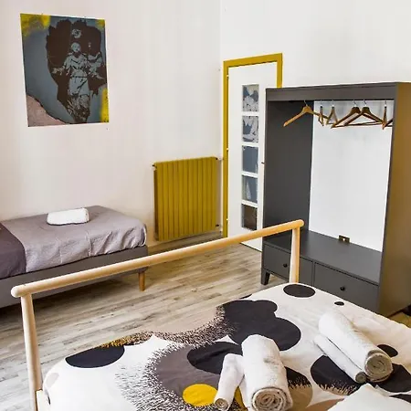 26 Urban Bed and Breakfast Νάπολη